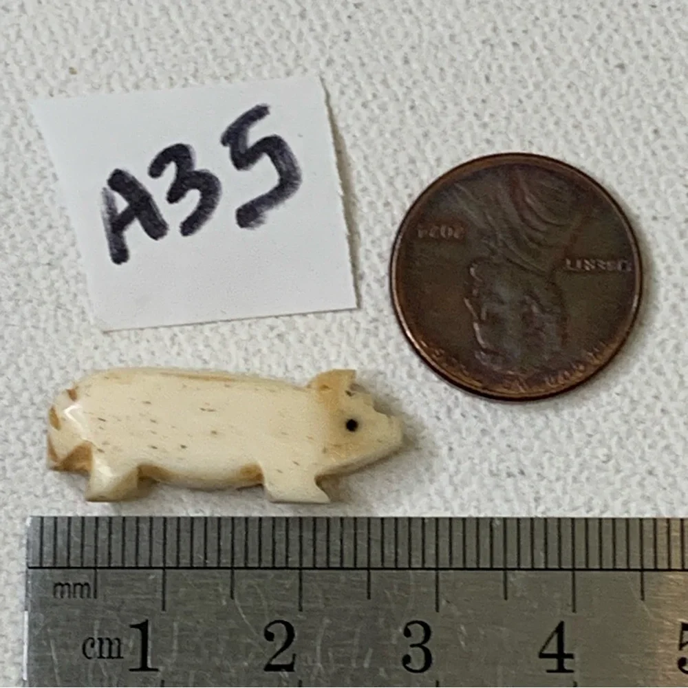 Vintage Hand Carved Pig Bone Bead Native American Style Miniature Animal 1.1